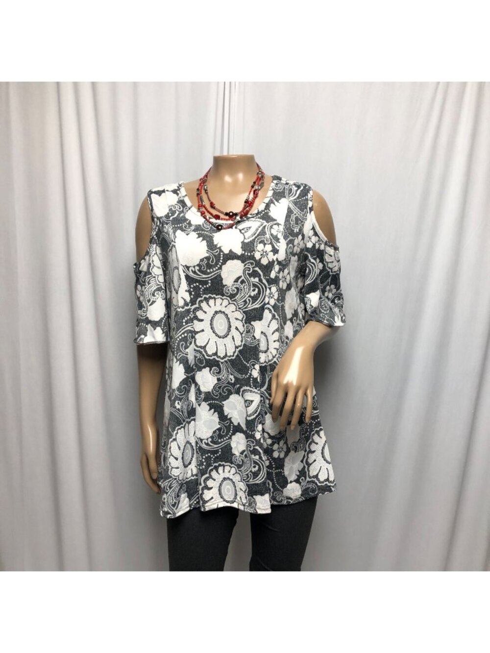 Shoreline Top Womens Size Small Medium Gray White Floral Cold Shoulder Stretchy